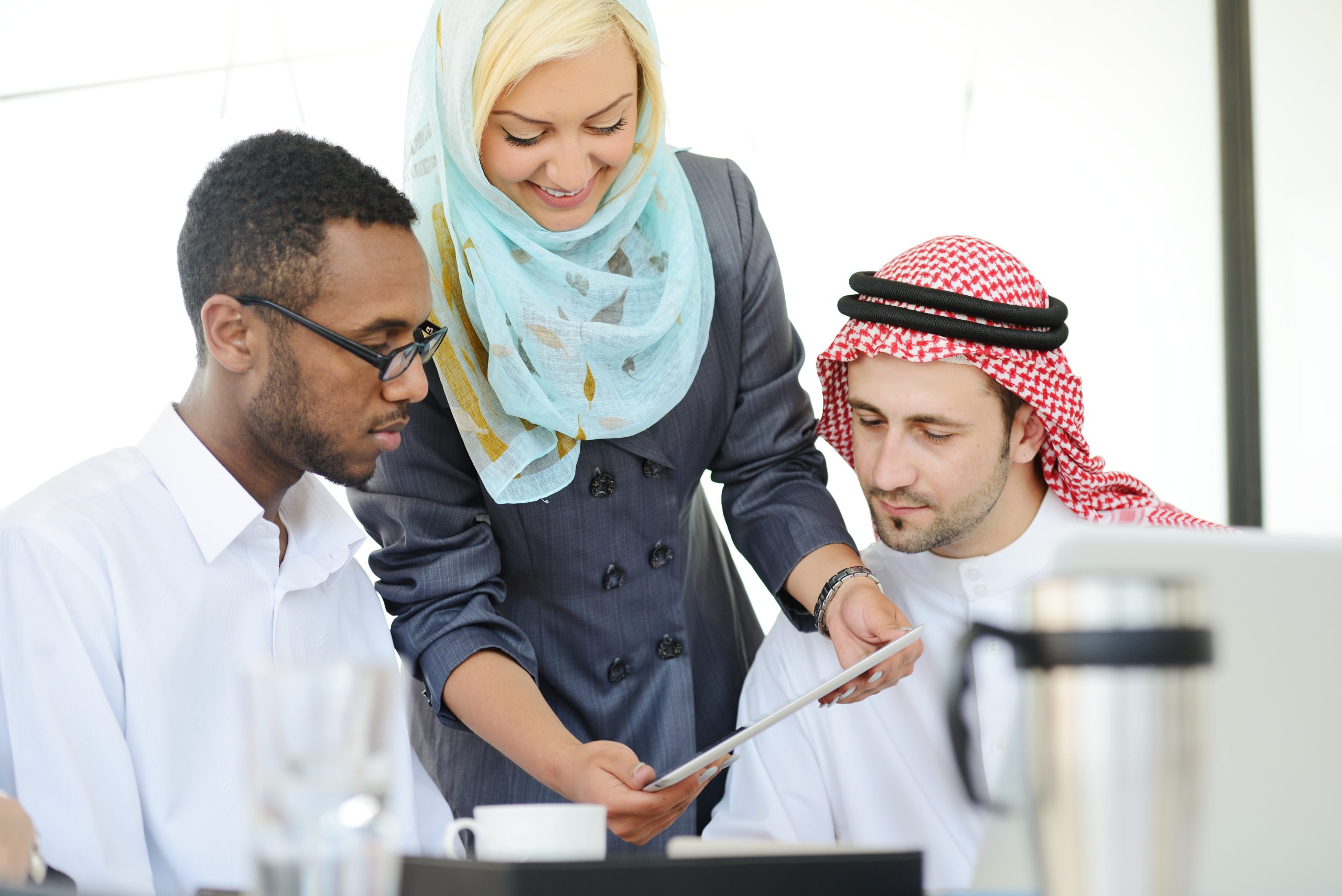 arabic people having a business meeting HtP2 u04o scaled