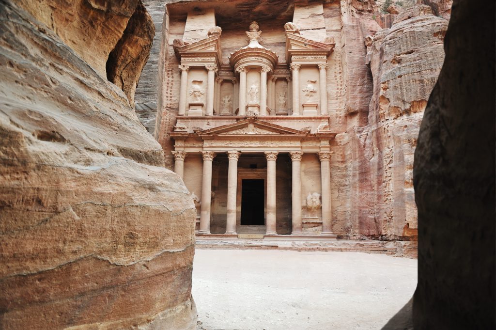 al khazneh the treasury of petra ancient city jordan BYx6E9ANi